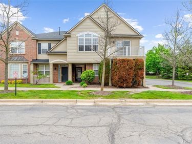 47408 PEMBROKE Drive, CANTON, MI 48188