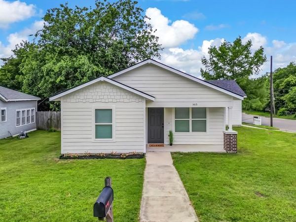 1415 N Elm Street , Weatherford, TX 76086