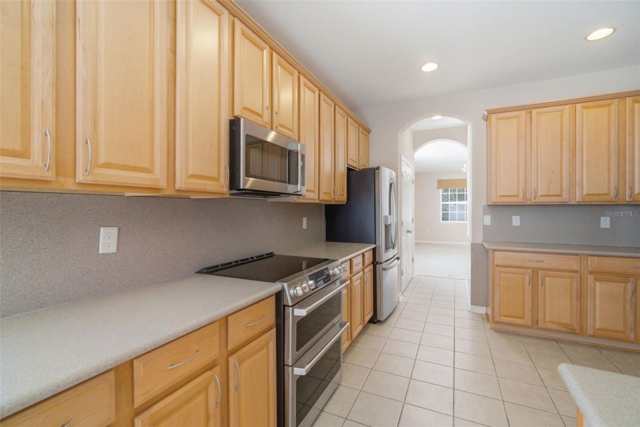 1520 Rhodeswell Lane , Dover, FL 33527 Photo