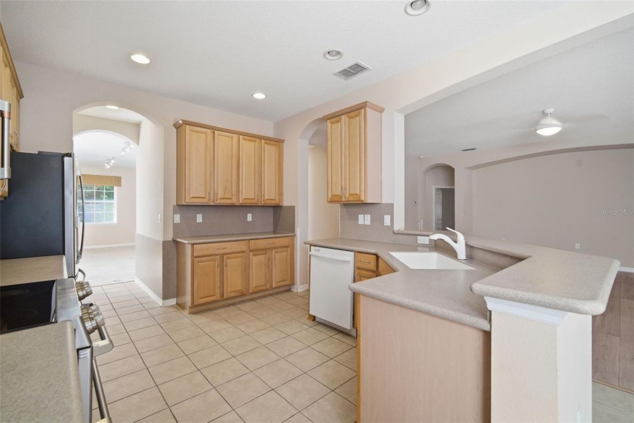 1520 Rhodeswell Lane , Dover, FL 33527 Photo