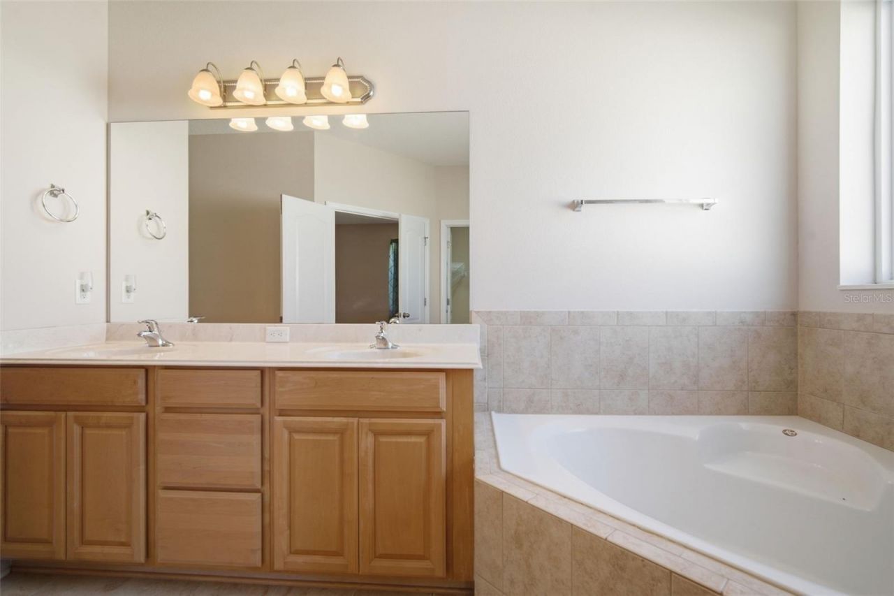 1520 Rhodeswell Lane , Dover, FL 33527 Photo