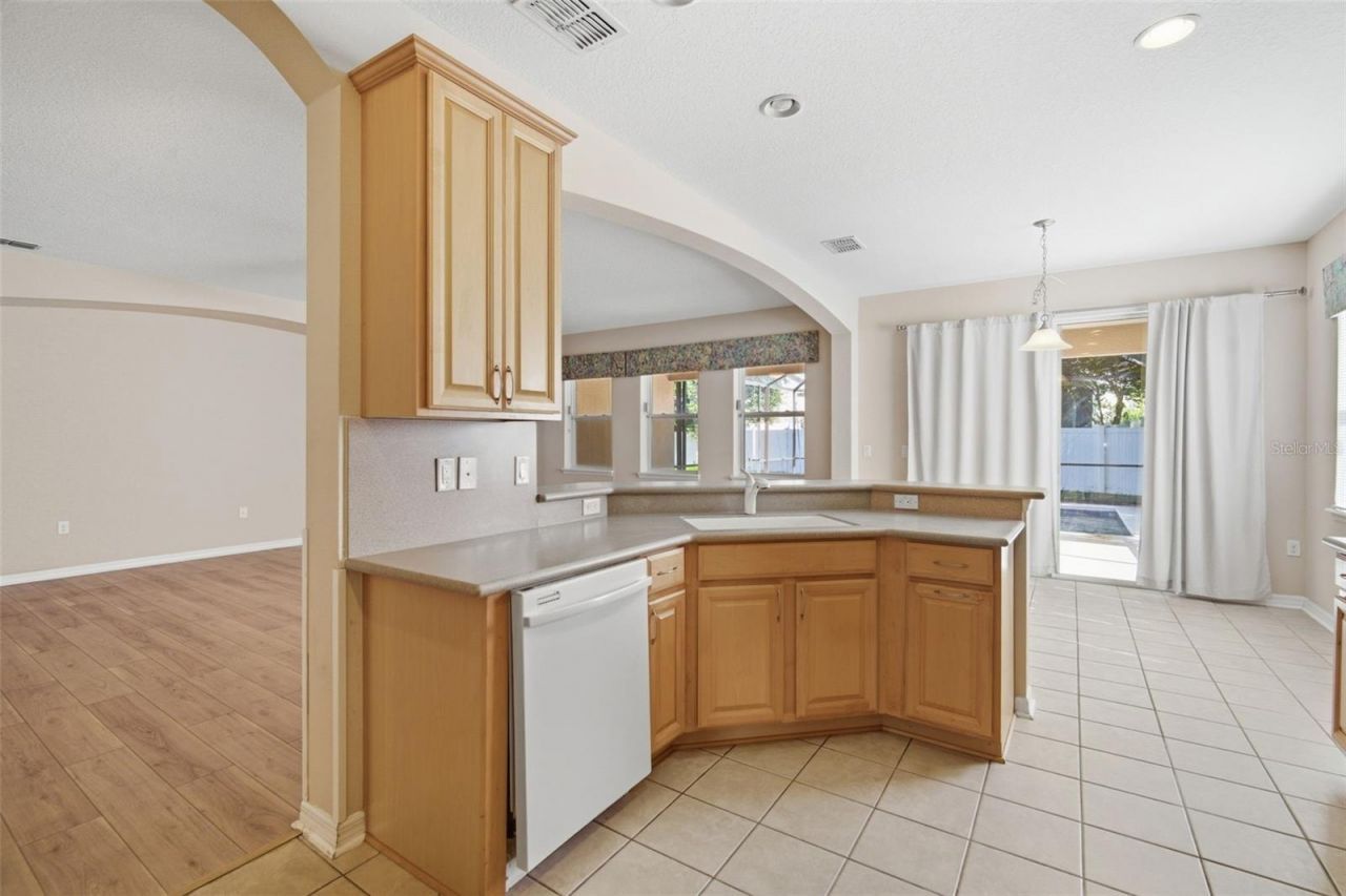 1520 Rhodeswell Lane , Dover, FL 33527 Photo