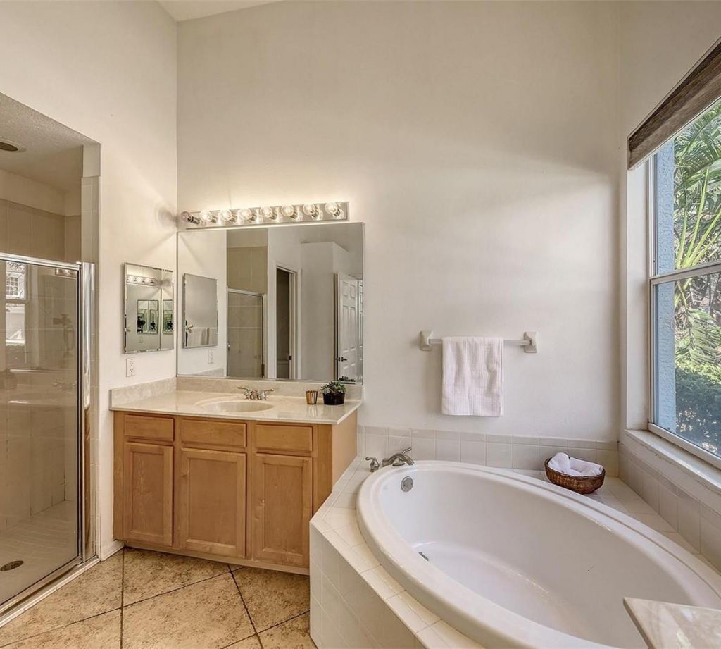 6836 Bay Hill Drive , Lakewood Ranch, FL 34202 Photo
