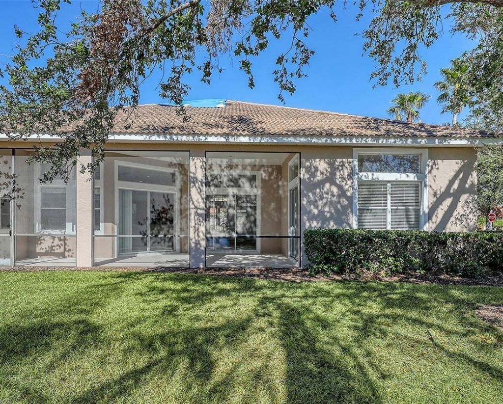 6836 Bay Hill Drive , Lakewood Ranch, FL 34202 Photo