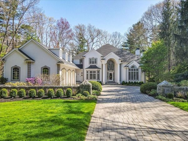 98 Bridle Trail Rd, Needham, MA 02492