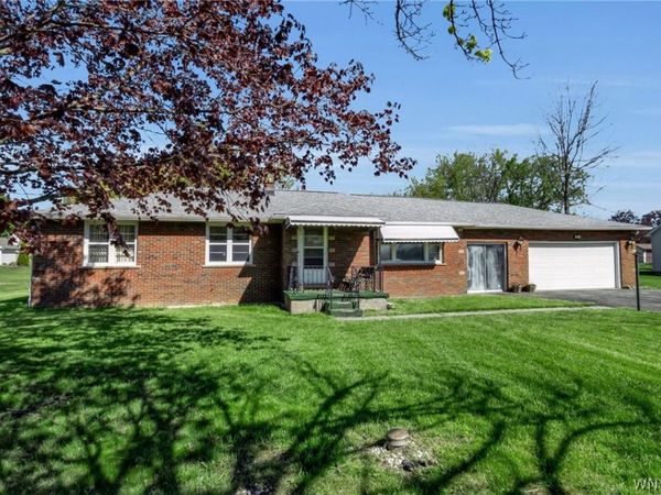 8130 Packard Road , Niagara Falls, NY 14304