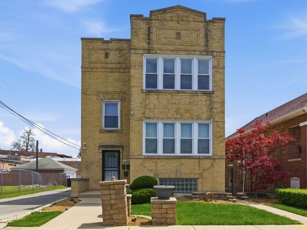 9517 S Escanaba Avenue , Chicago, IL 60617