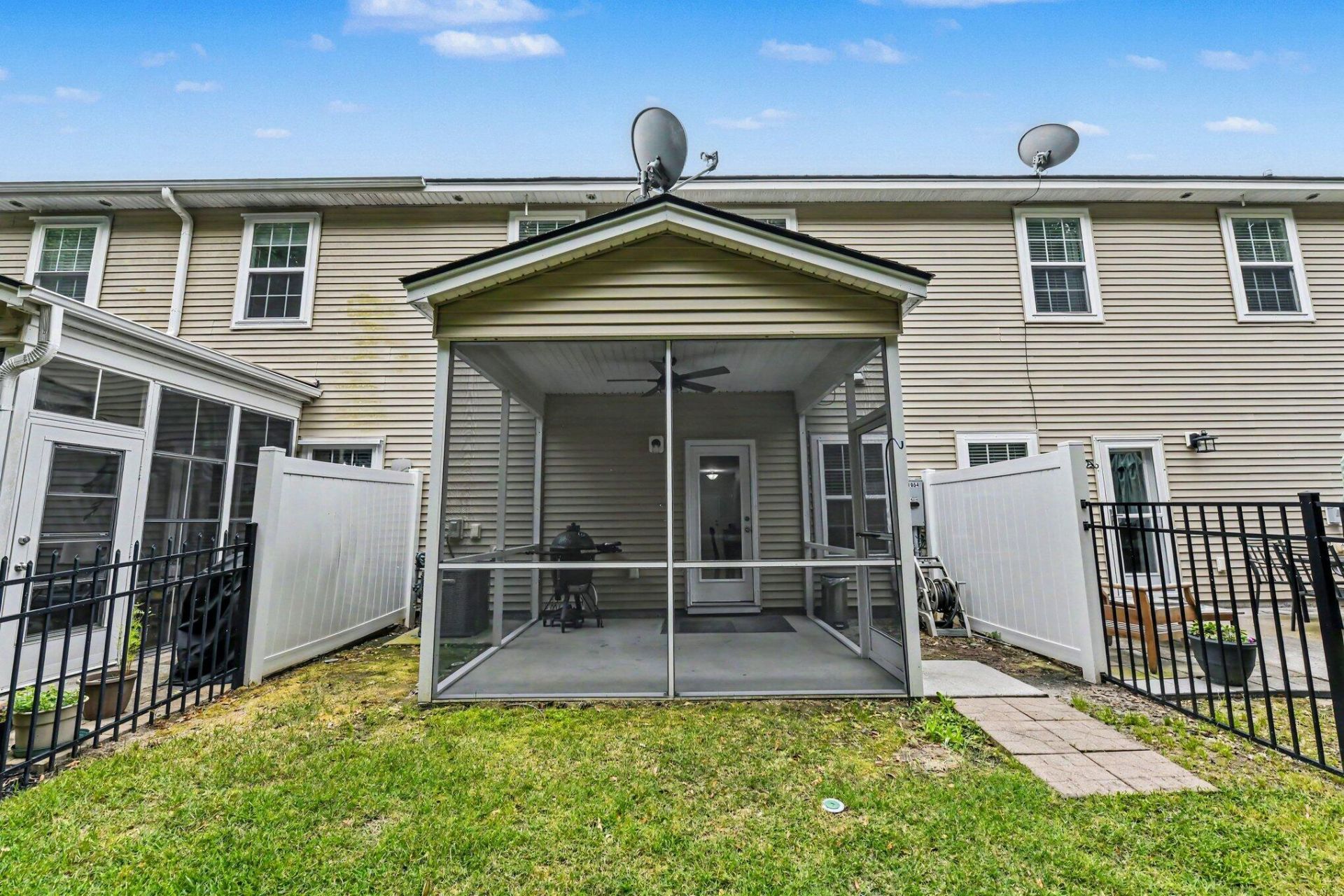 1064 Bennington Drive Photo 24