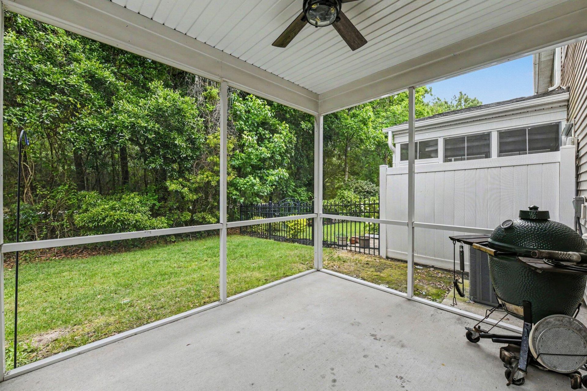 1064 Bennington Drive Photo 27