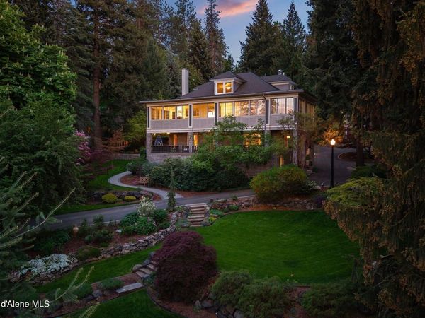 1122 E 20th Ave , Spokane, WA 99203