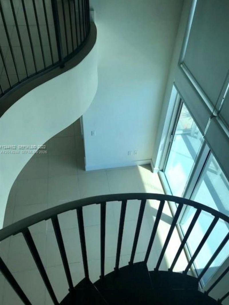 300 S Biscayne Blvd, Unit L-L32, Miami, FL 33131 Photo