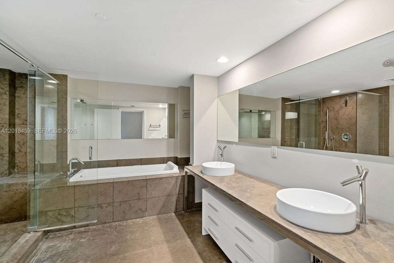 495 Brickell Ave , Unit 2703, Miami, FL 33131 Photo