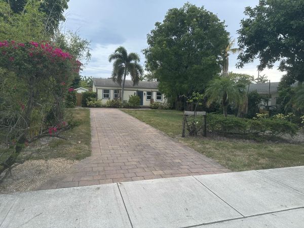 729 SE 2nd Avenue, Delray Beach, FL 33483
