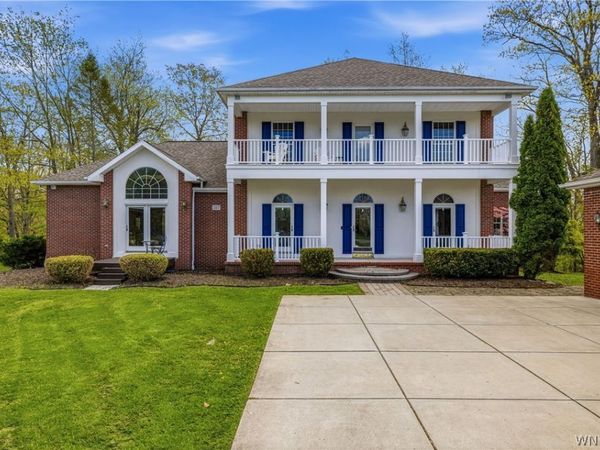 207 Forest Creek Lane , Grand Island, NY 14072