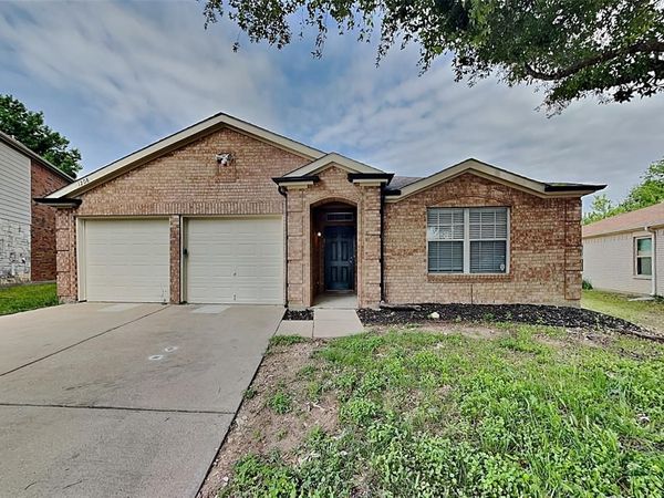 1208 Rocky Top Circle, Saginaw, TX 76131
