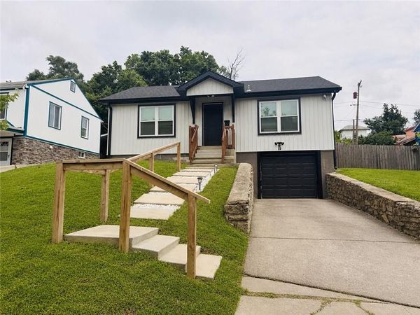 19 S 12th Street, Kansas City, KS 66102