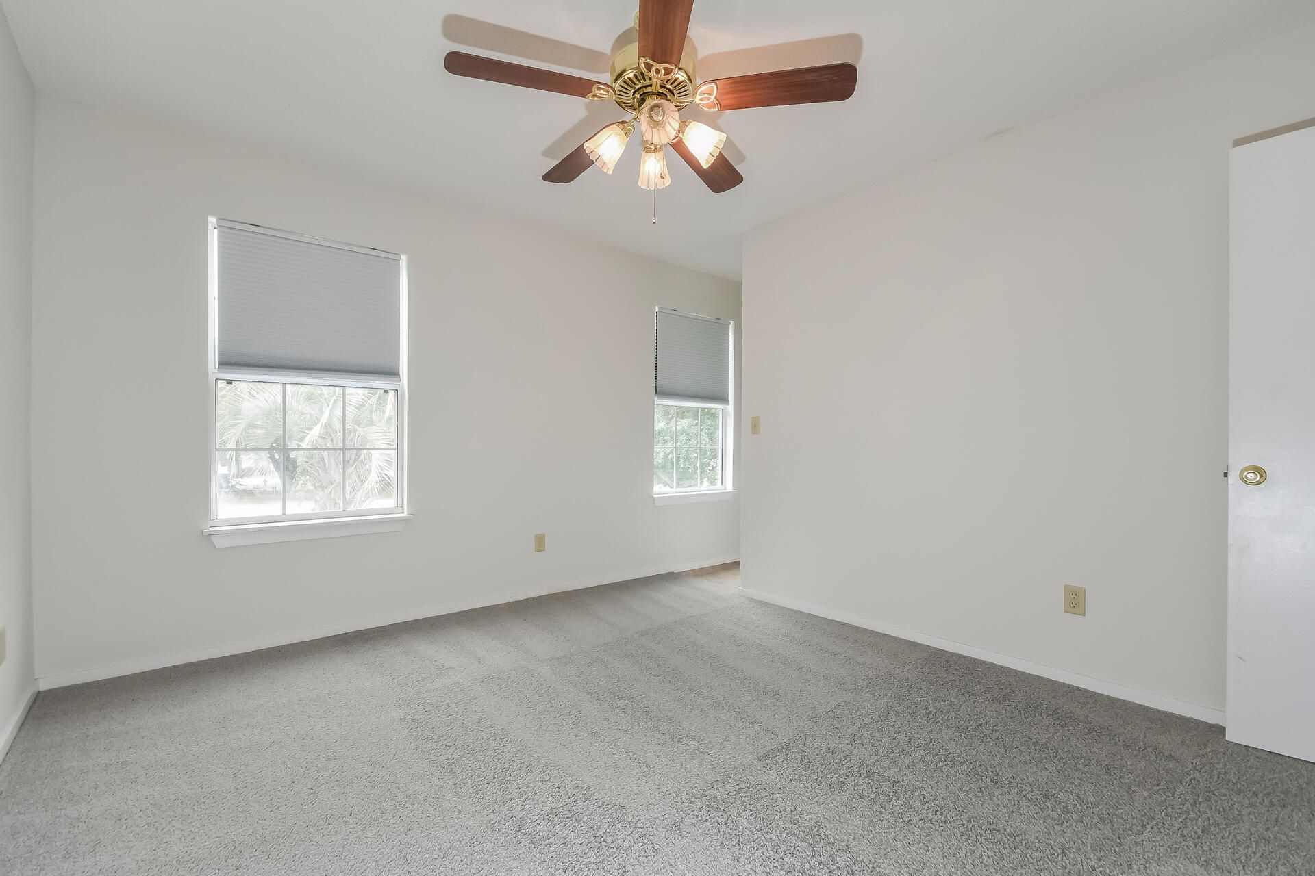 2054 Willowdale Court Photo 15