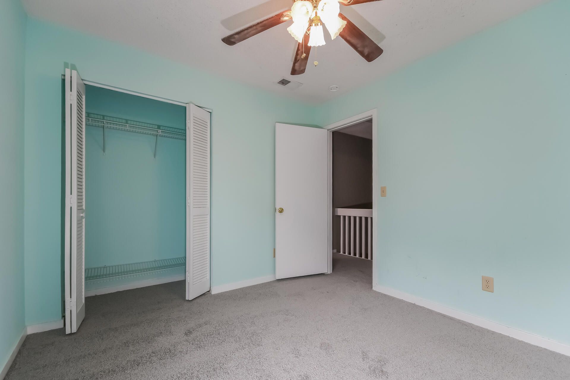 2054 Willowdale Court Photo 16