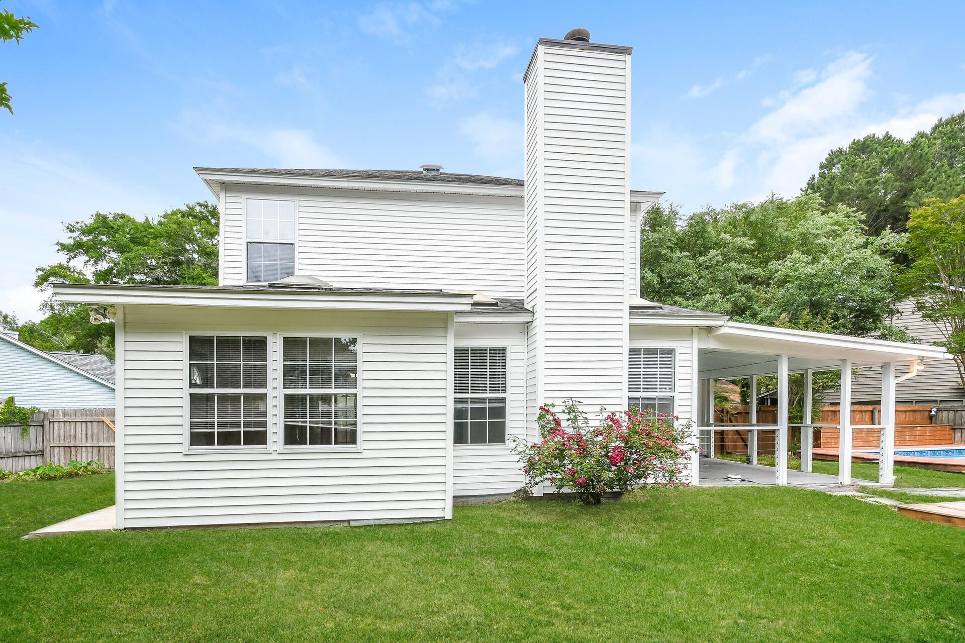 2054 Willowdale Court Photo 5