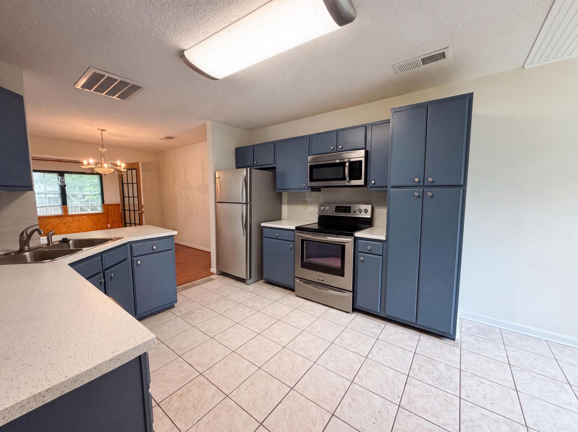 2054 Willowdale Court Photo 6
