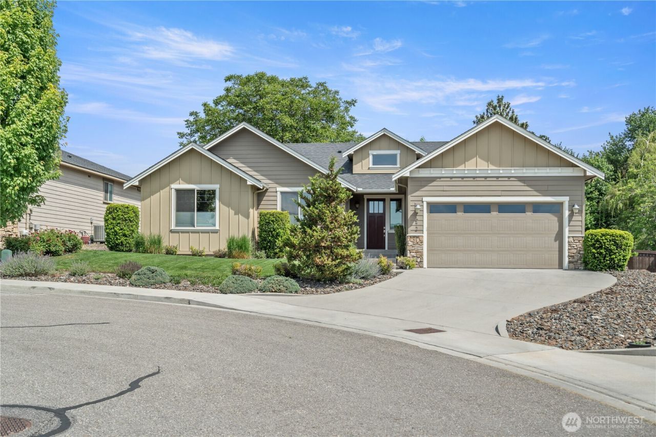 1972 Legacy Place Se, East Wenatchee, WA 98802 Main Photo