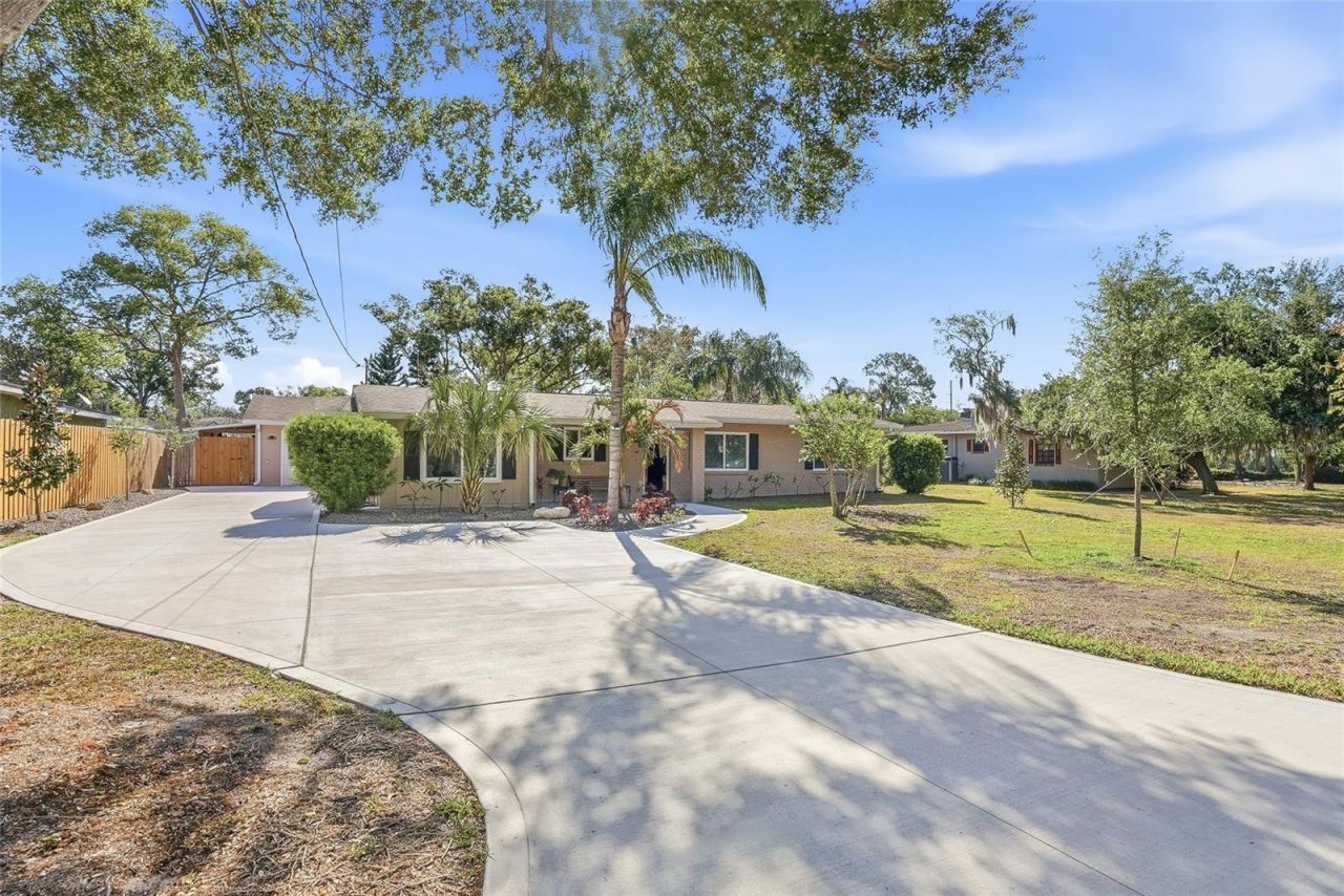 12109 Forest Hills Drive, Tampa, FL 33612 Photo