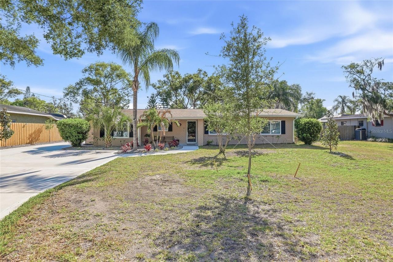 12109 Forest Hills Drive, Tampa, FL 33612 Photo