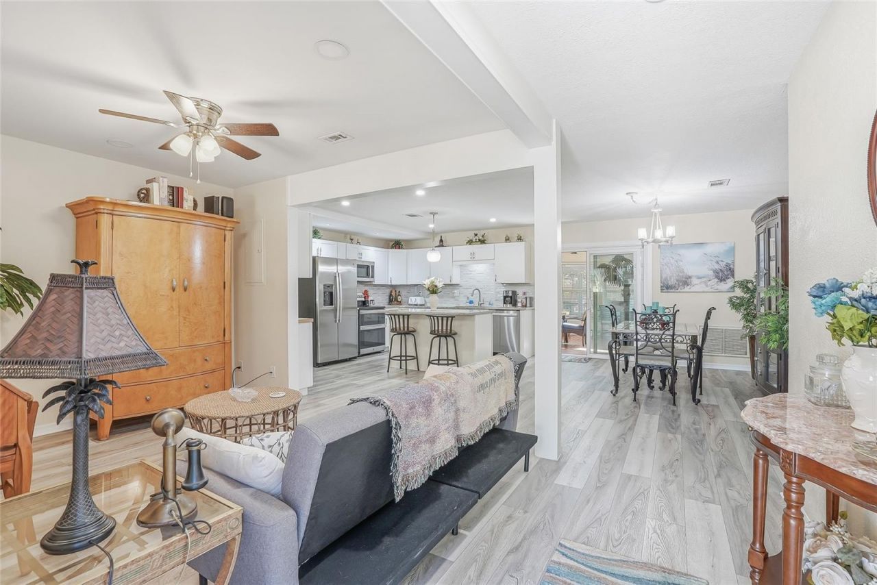 12109 Forest Hills Drive, Tampa, FL 33612 Photo