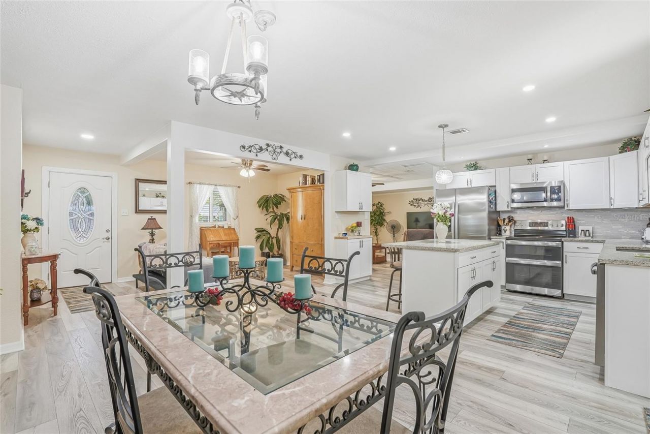 12109 Forest Hills Drive, Tampa, FL 33612 Photo
