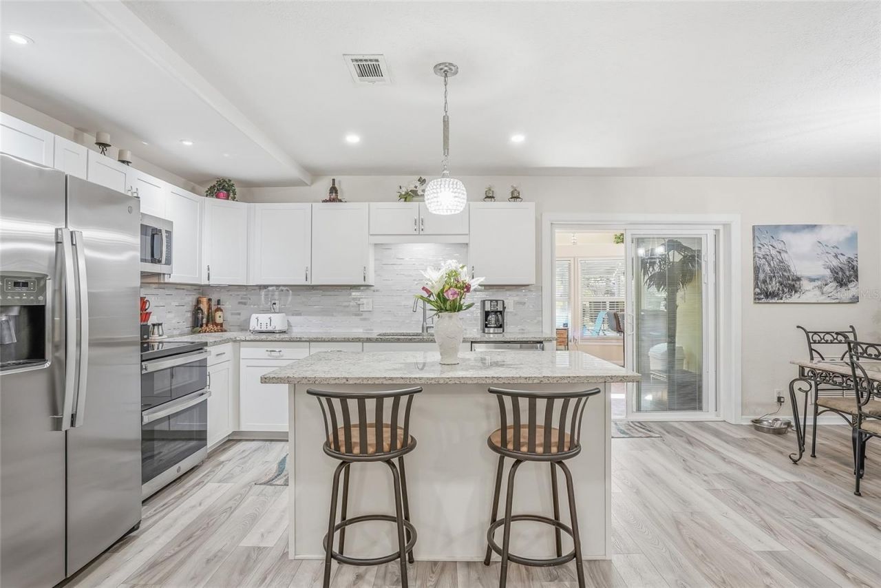 12109 Forest Hills Drive, Tampa, FL 33612 Photo
