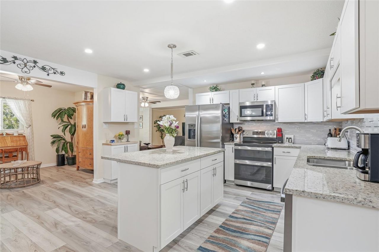 12109 Forest Hills Drive, Tampa, FL 33612 Photo