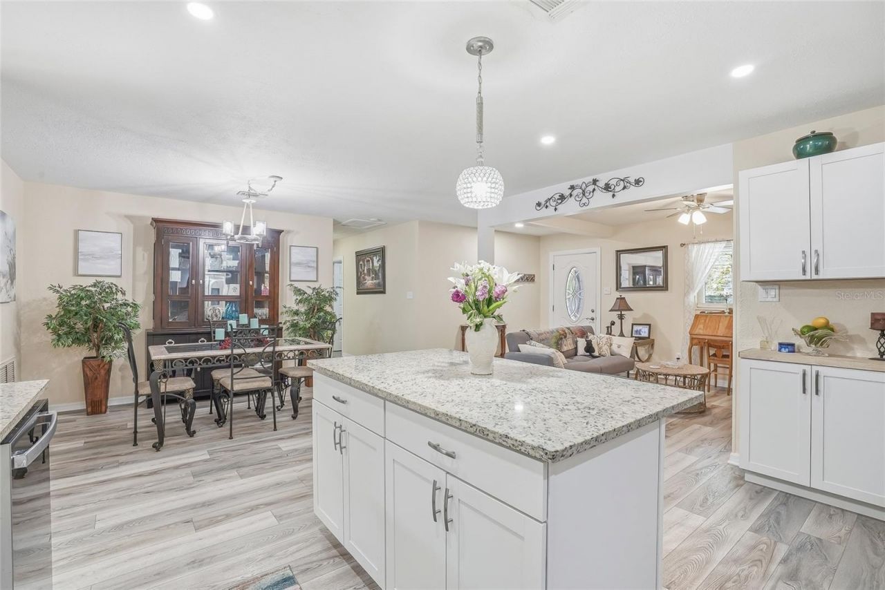 12109 Forest Hills Drive, Tampa, FL 33612 Photo