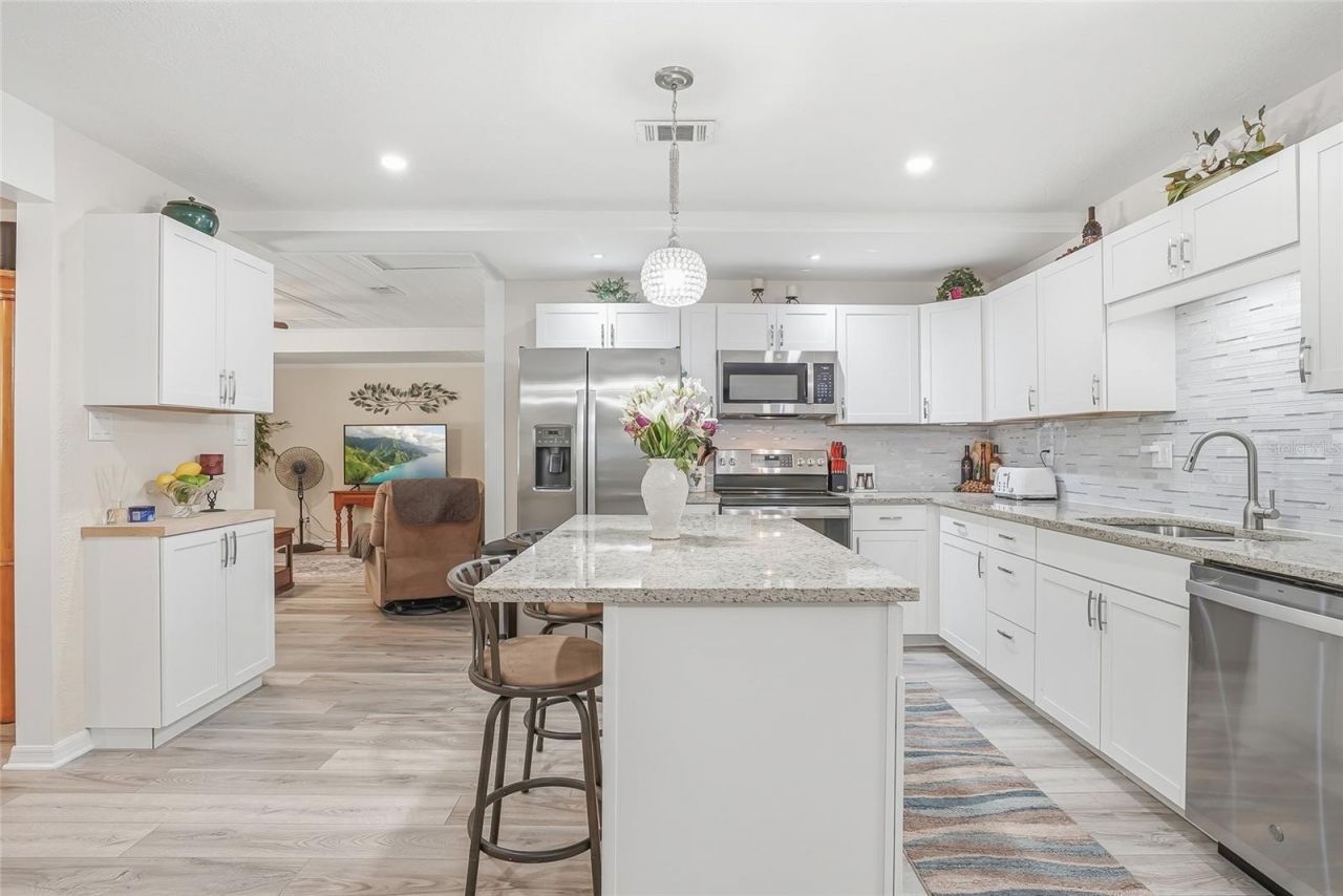 12109 Forest Hills Drive, Tampa, FL 33612 Photo