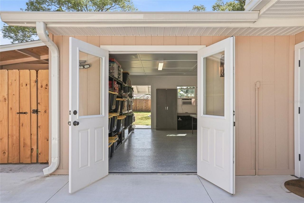 12109 Forest Hills Drive, Tampa, FL 33612 Photo