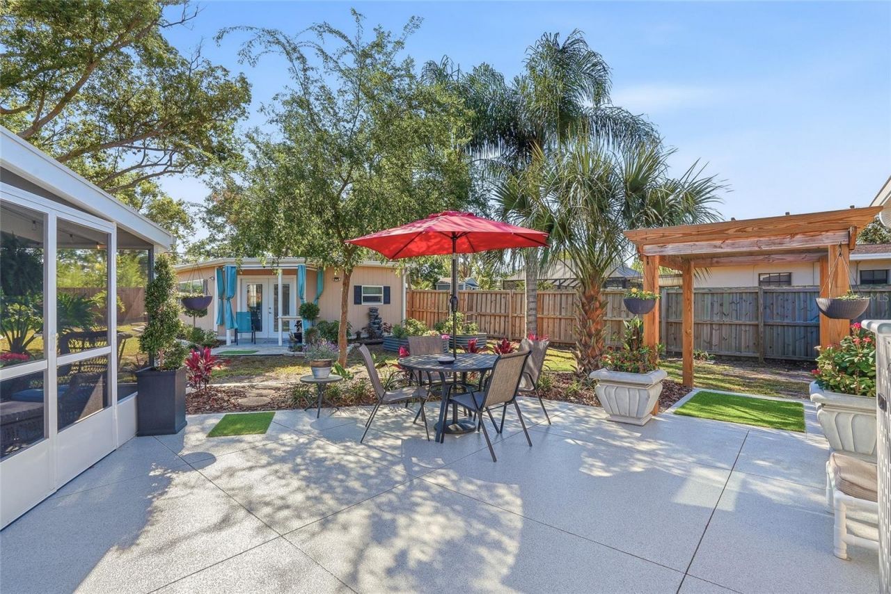 12109 Forest Hills Drive, Tampa, FL 33612 Photo