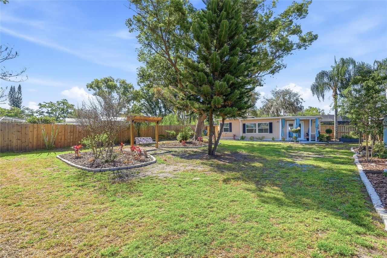 12109 Forest Hills Drive, Tampa, FL 33612 Photo