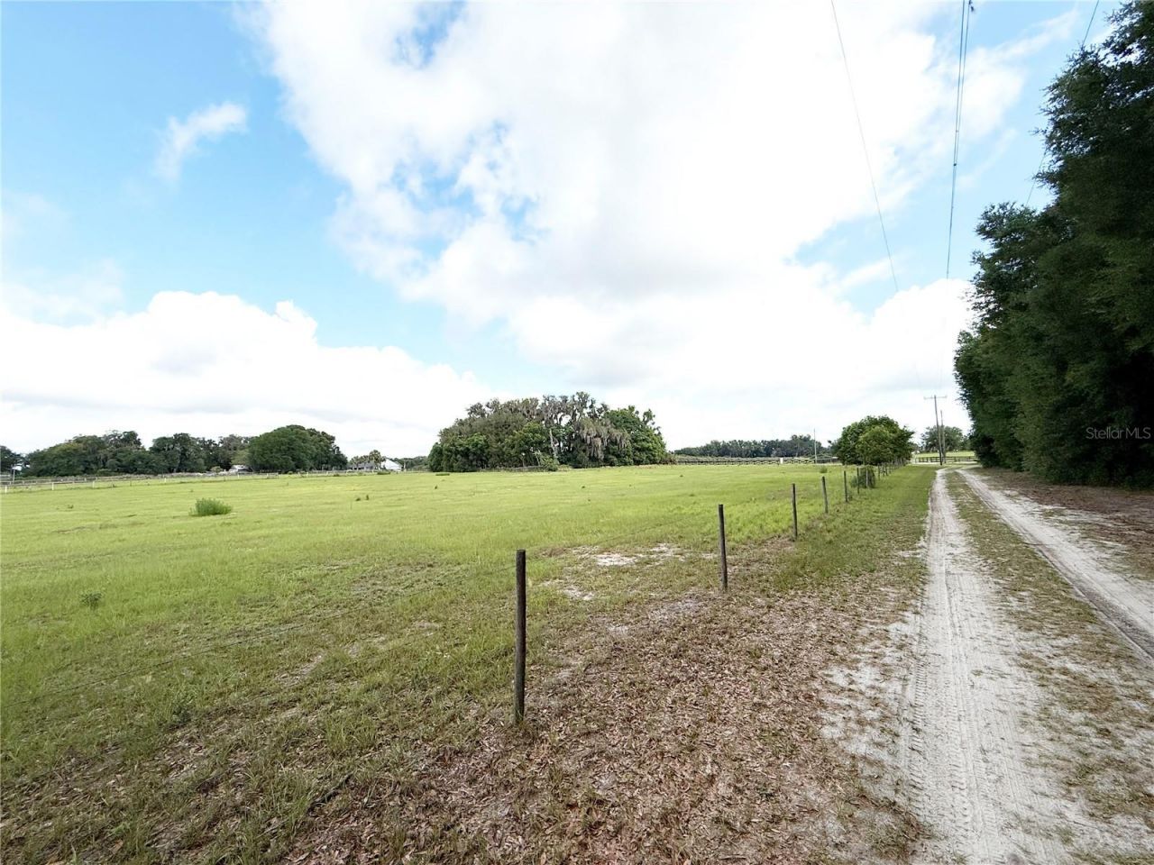 Se Sunset Harbor Road , Weirsdale, FL 32195 Photo
