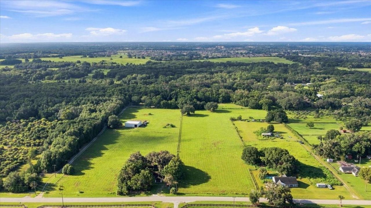 Se Sunset Harbor Road, Weirsdale, FL 32195 Photo