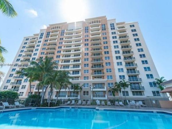 3232 SW 22nd Ter , Unit 910, Miami, FL 33145