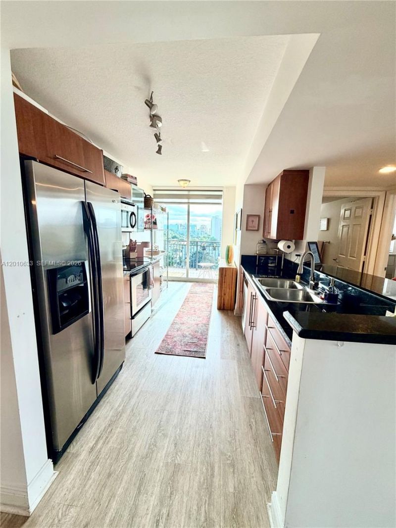 3232 SW 22nd Ter , Unit 910, Miami, FL 33145 Photo