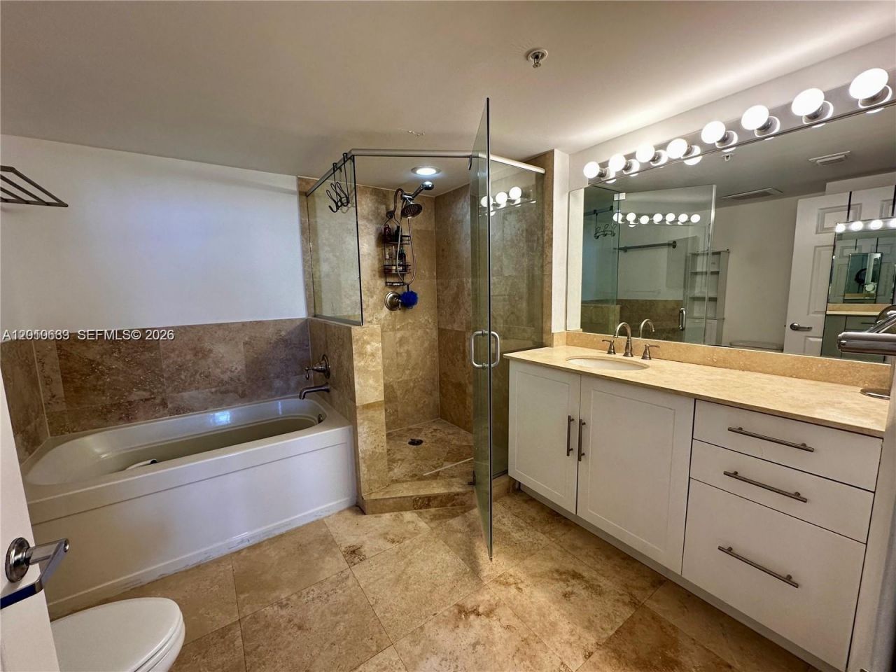 3232 SW 22nd Ter , Unit 910, Miami, FL 33145 Photo
