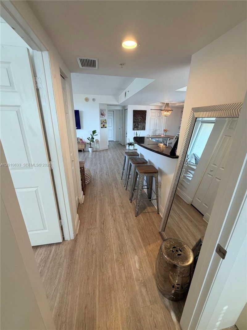 3232 SW 22nd Ter , Unit 910, Miami, FL 33145 Photo