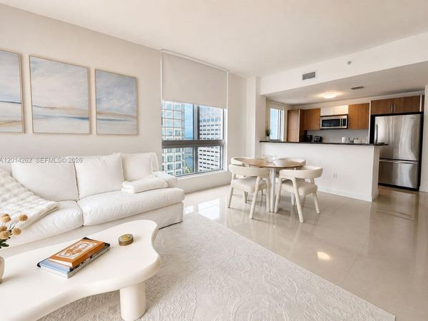 300 S Biscayne Blvd, Unit T-3701, Miami, FL 33131