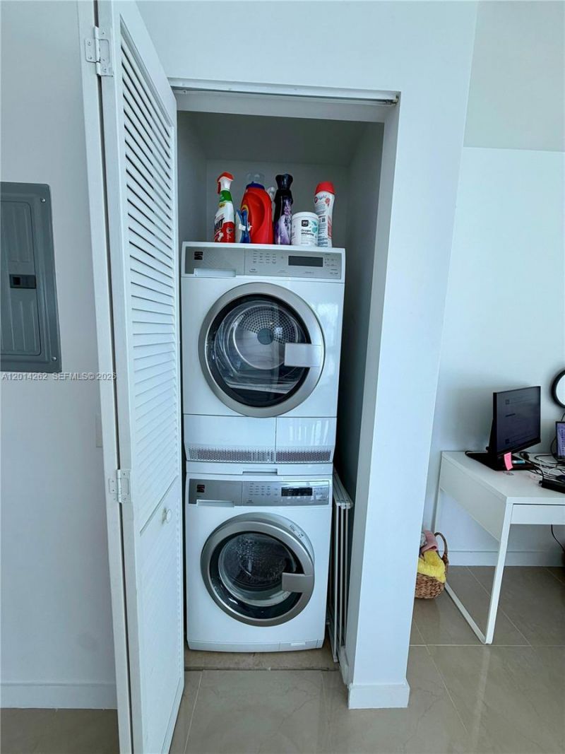 300 S Biscayne Blvd, Unit T-3701, Miami, FL 33131 Photo