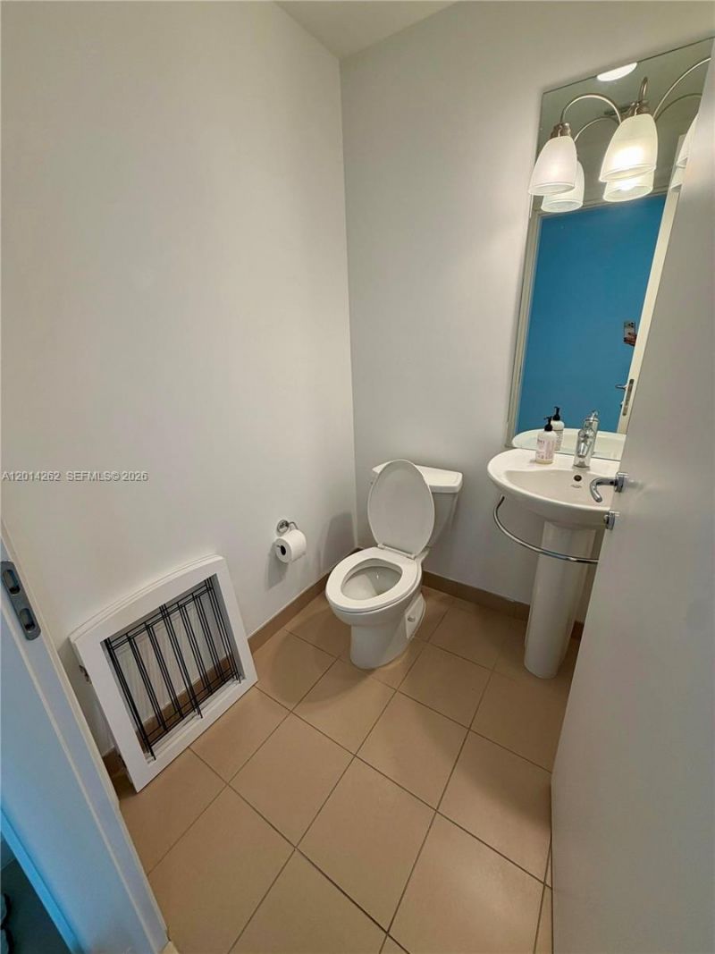 300 S Biscayne Blvd, Unit T-3701, Miami, FL 33131 Photo