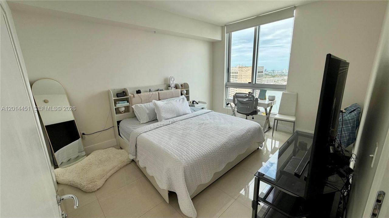 300 S Biscayne Blvd, Unit T-3212, Miami, FL 33131 Photo