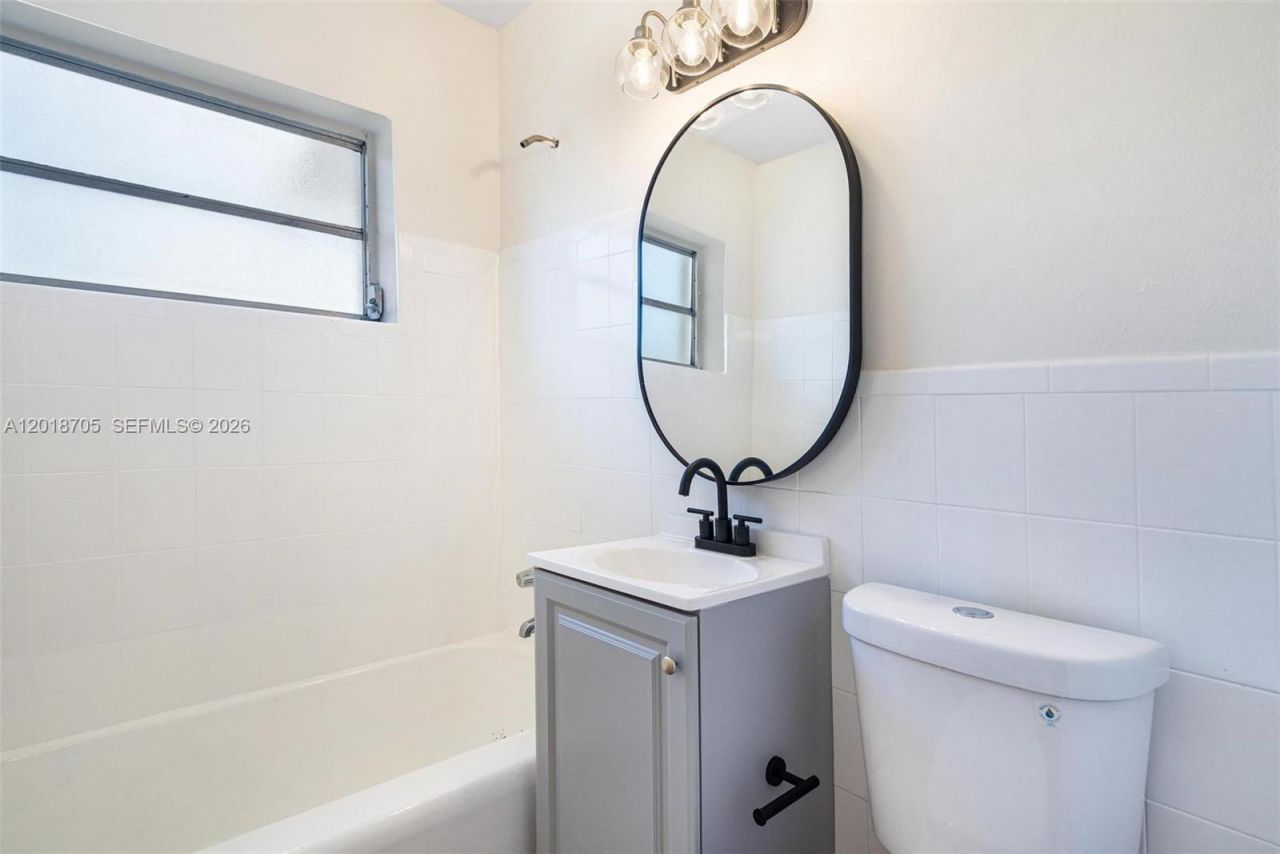 2760 NW 164th Ter, Miami Gardens, FL 33054 Photo