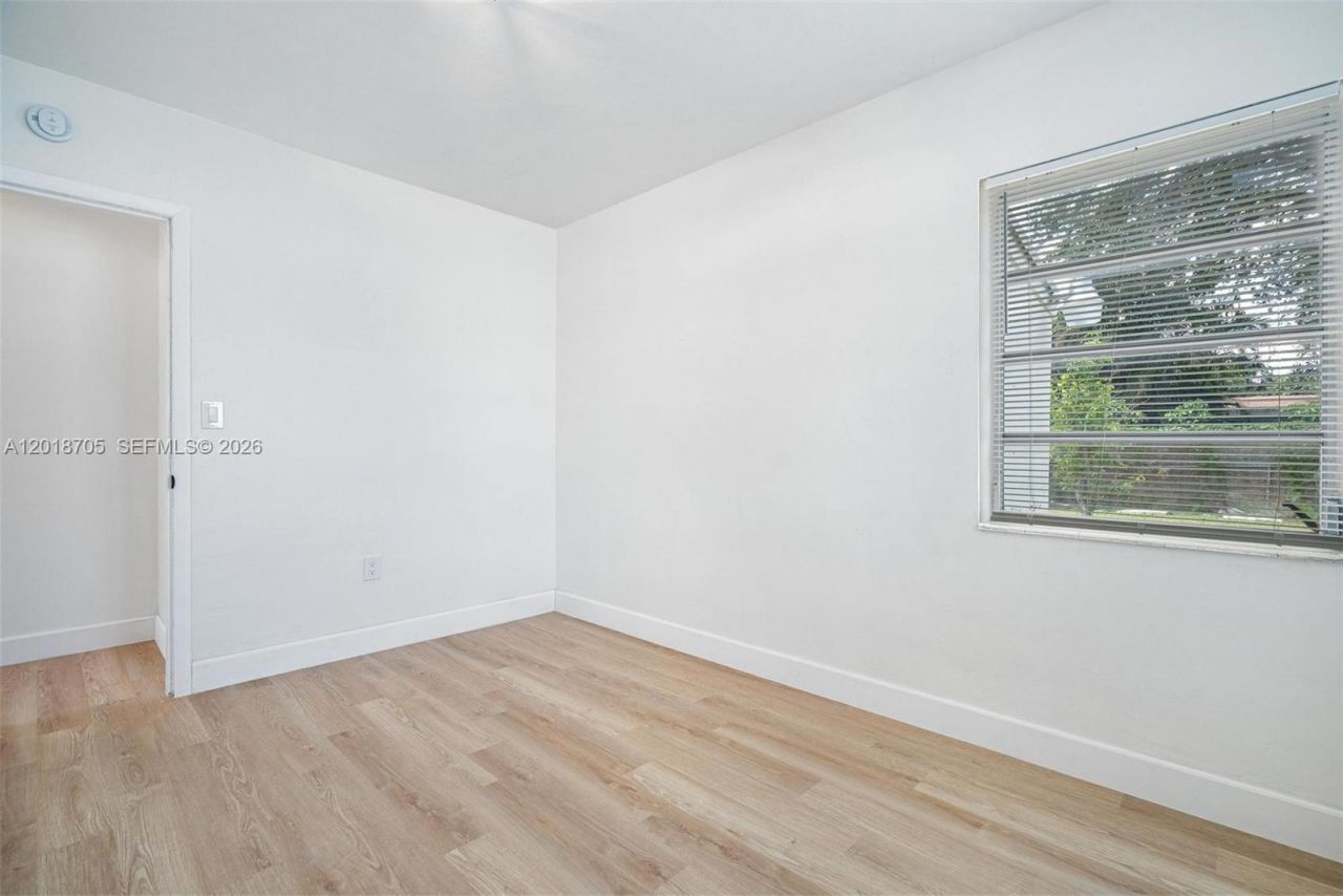 2760 NW 164th Ter, Miami Gardens, FL 33054 Photo
