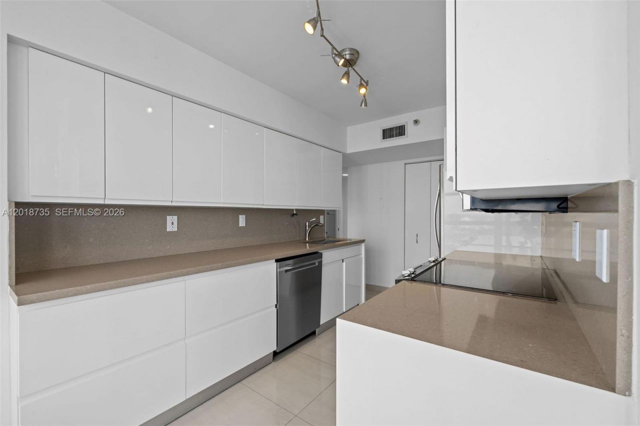 19195 NE 36th Ct , Unit 2705, Aventura, FL 33180 Photo