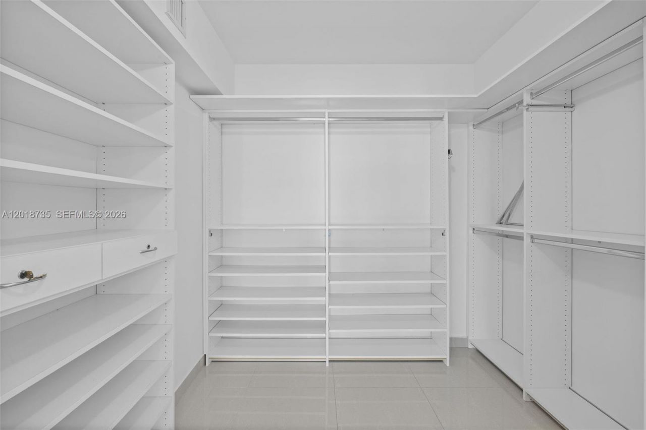 19195 NE 36th Ct , Unit 2705, Aventura, FL 33180 Photo